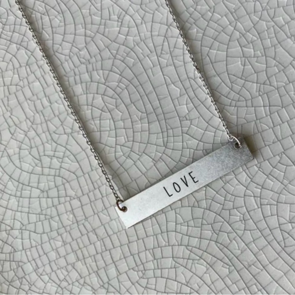 Beautiful 16” Chain Necklace w Bar “Love” Pendant has 2” Extender Silver Tone